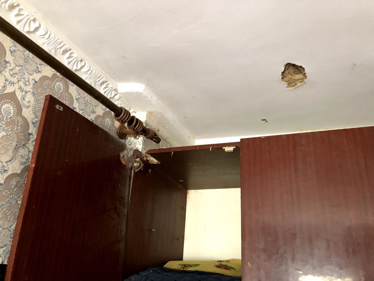 Были повреждены гражданские дома.