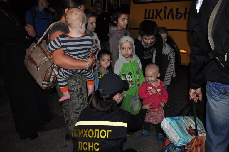 Кировоградщина встретила третий эвакуационный поезд из Донецкой области, - Райкович 06