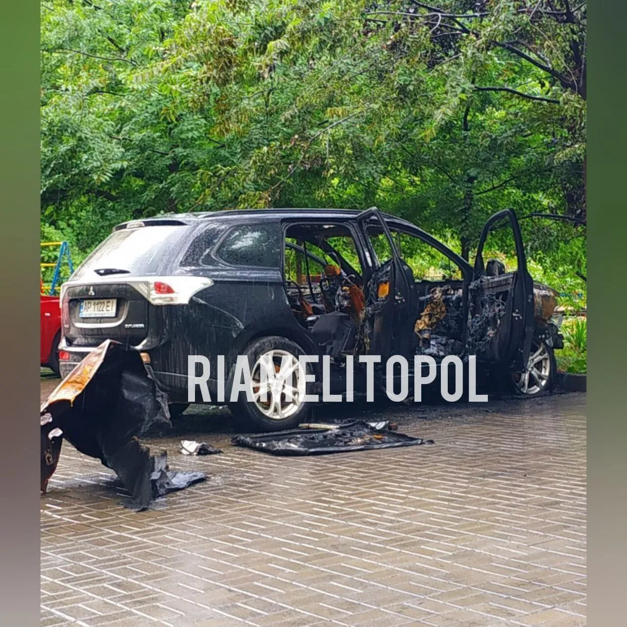 Взорванное в Мелитополе авто Mitsubishi Outlander dqxikeidqxitkant