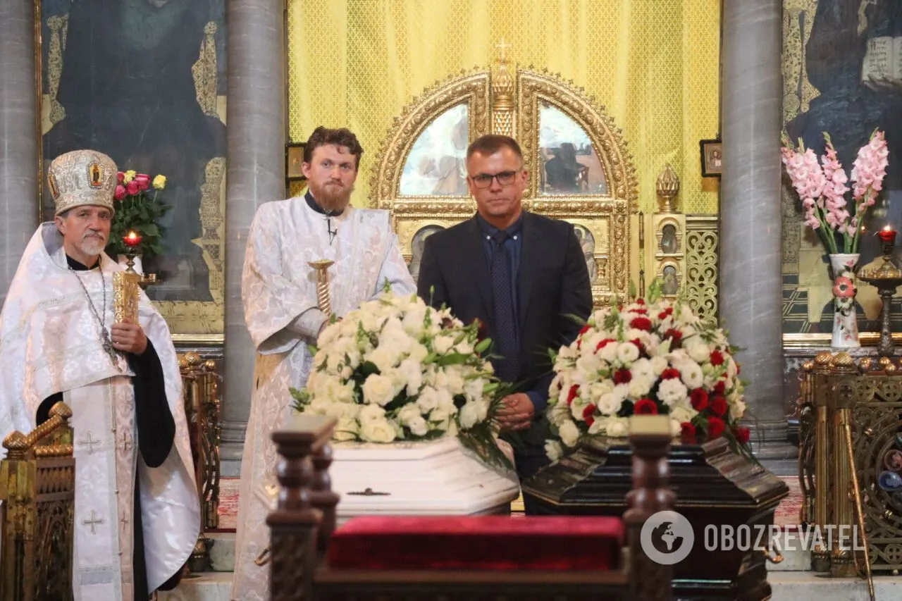 Из-за угрозы обстрелов на юге с Вадатурскими прощались в Киеве