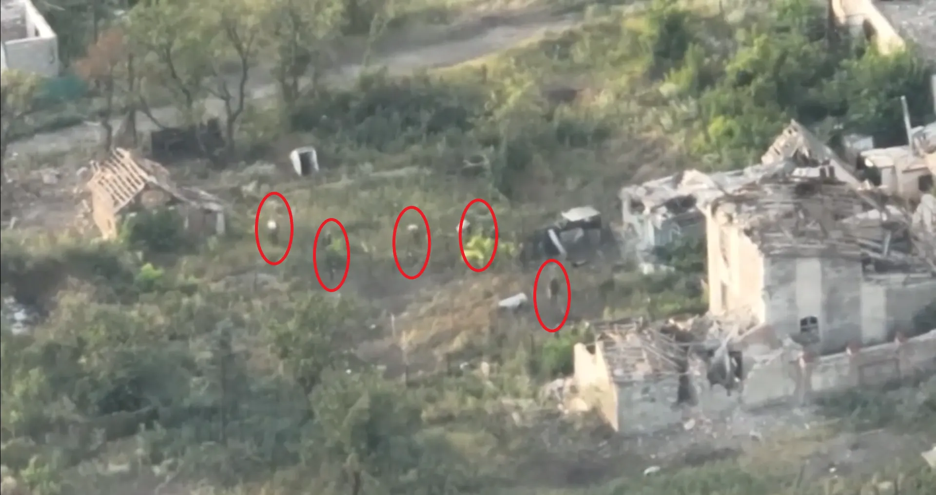 Окупанти пересувалися великими групами. dqxikeidqxiqqeant