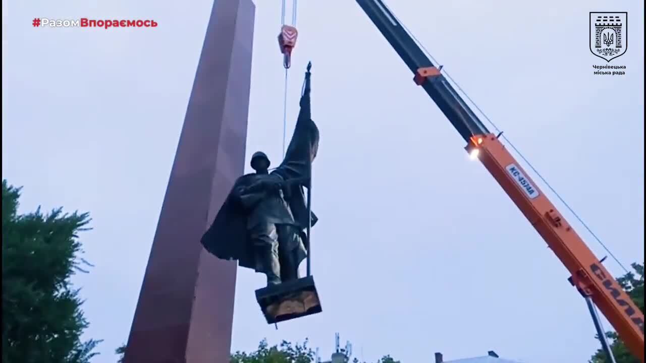 Демонтаж коммунальщики выполнили всего через час dqxikeidqxitkant