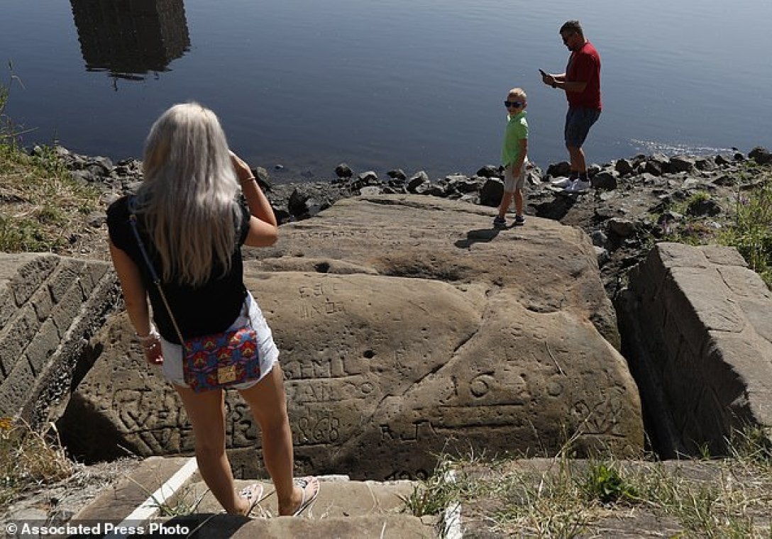 голодне каміння