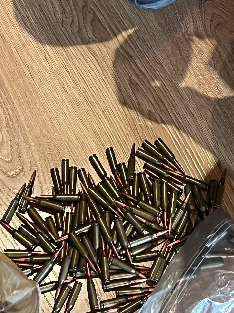 На Київщині у чоловіка знайшли гранатомет, боєприпаси та наркотики. Фото dqxikeidqxiqqeant