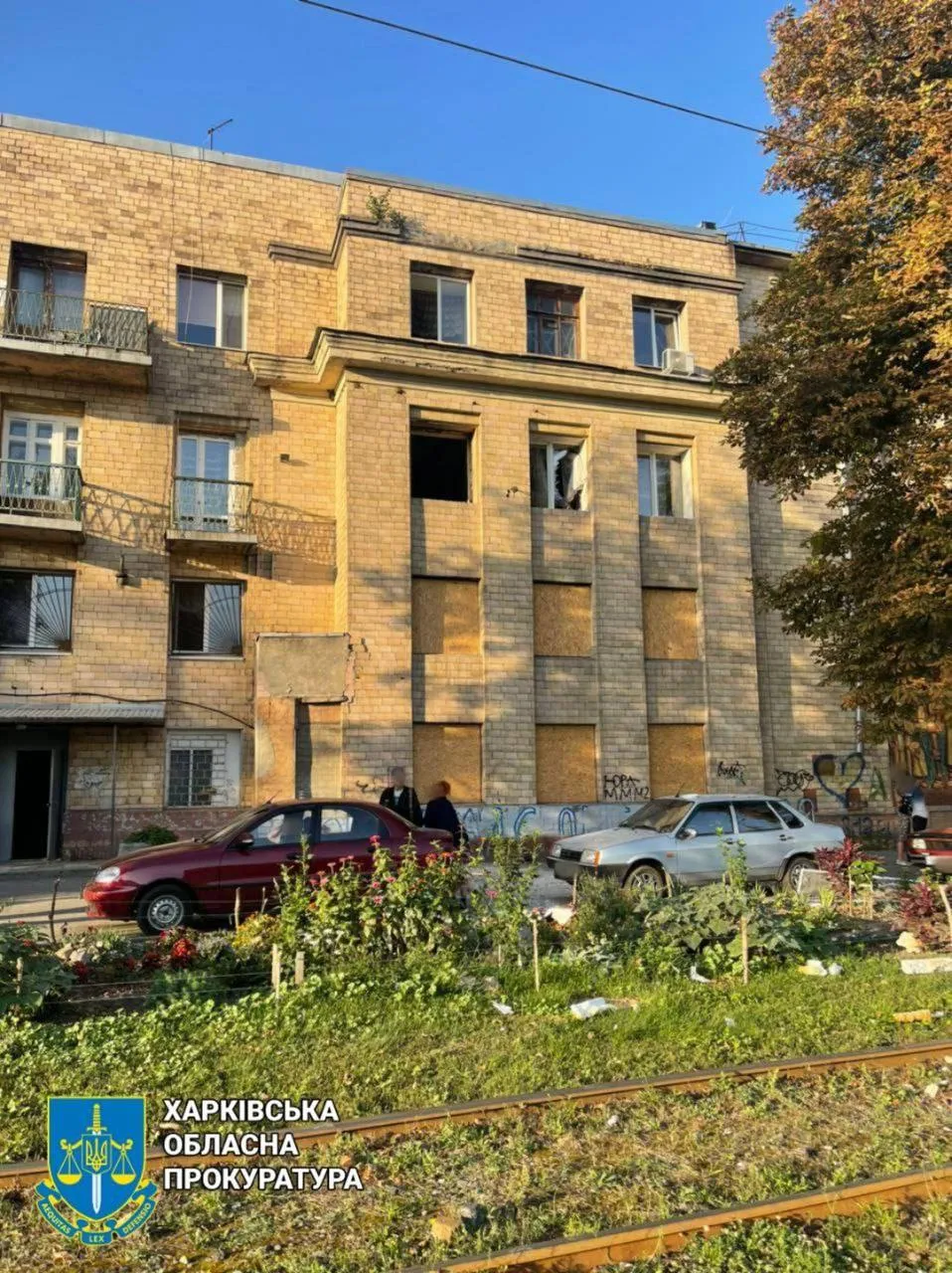 Ракетным ударом поврежден ремонтный цех и общежитие