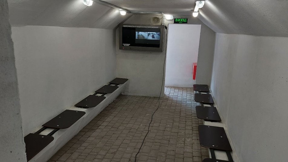 Зупинка-укриття з бетону в Харкові dqxikeidqxiqqeant