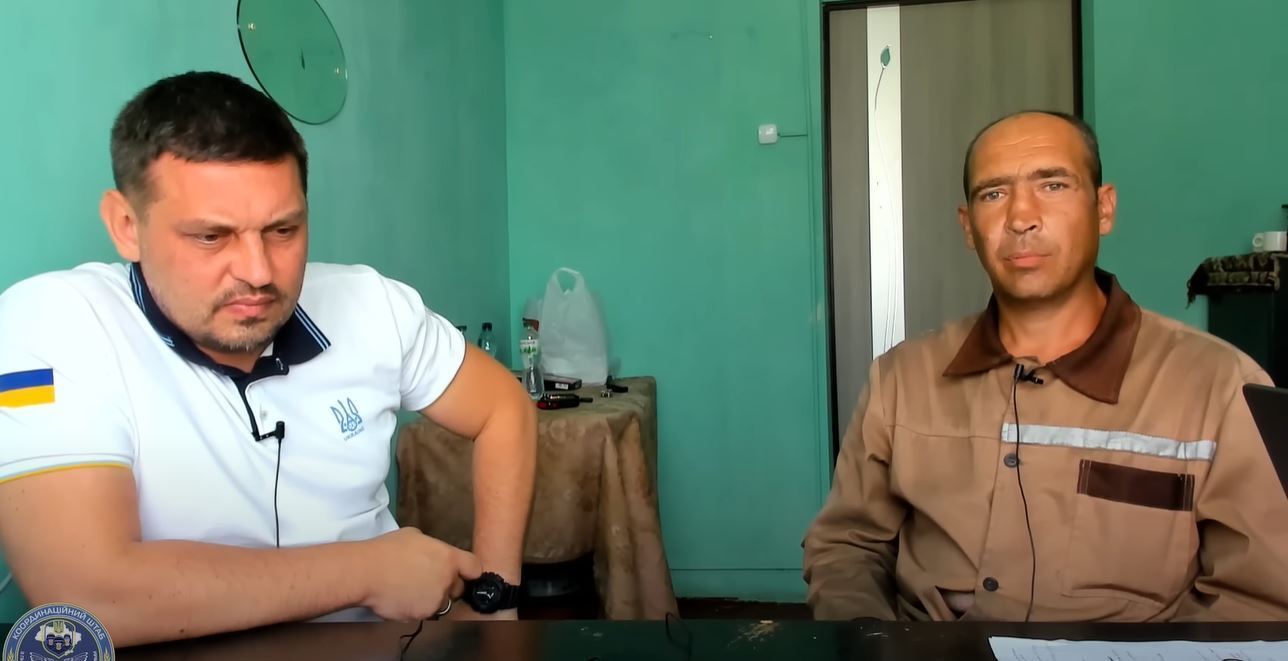 Полонений з ОРЛО прийшов у військкомат "на фотосесію" dqxikeidqxiqqeant