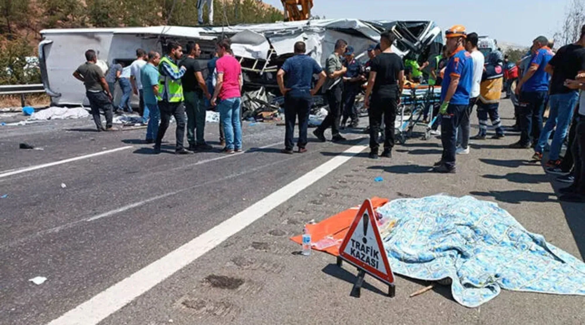 Наслідки смертельної аварії у Туреччині dqxikeidqxiqqeant