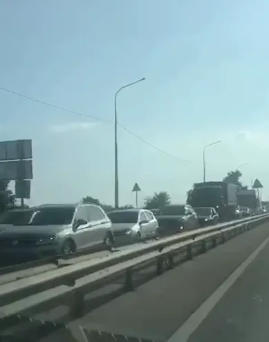 На выезде из Севастополя образовалась гигантская пробка dqxikeidqxiqqeant