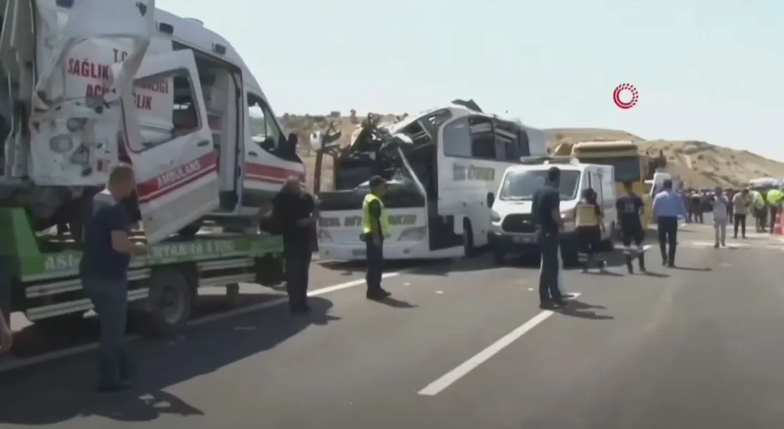 Десятки людей получили ранения в результате аварии