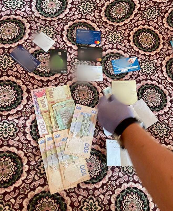 Правоохранители Киевщины разоблачили мошенницу, которая собирала деньги для пострадавших харьковчан. Фото