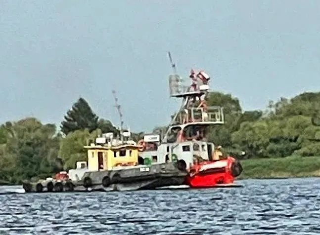 Российские оккупанты начали укреплять берег возле Антоновского моста