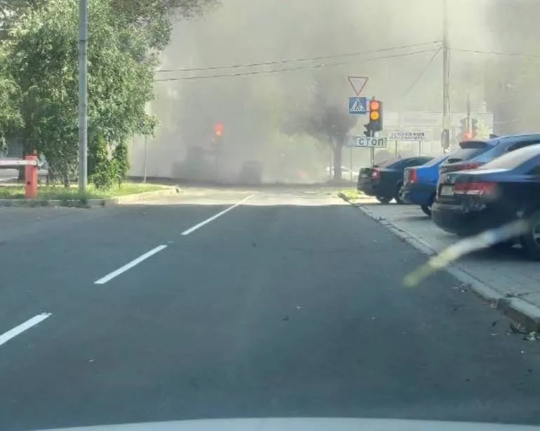 В центре Донецка дым.