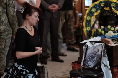 Чернівці прощаються з героїчною розвідницею "Лисою" (ФОТО) Чернівці прощаються з героїчною розвідницею "Лисою" (ФОТО)