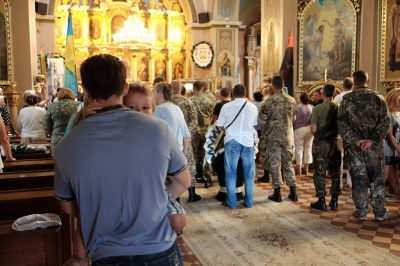 Чернівці прощаються з героїчною розвідницею "Лисою" (ФОТО) Чернівці прощаються з героїчною розвідницею "Лисою" (ФОТО)