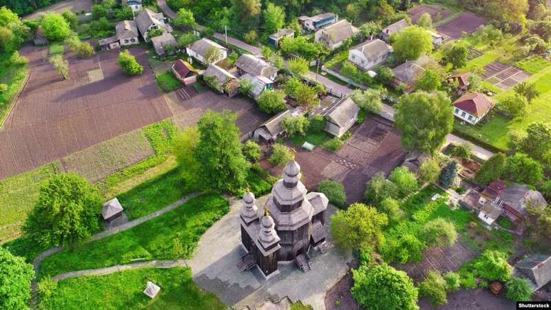 Георгіївська церква з висоти пташиного польоту (архівне фото)