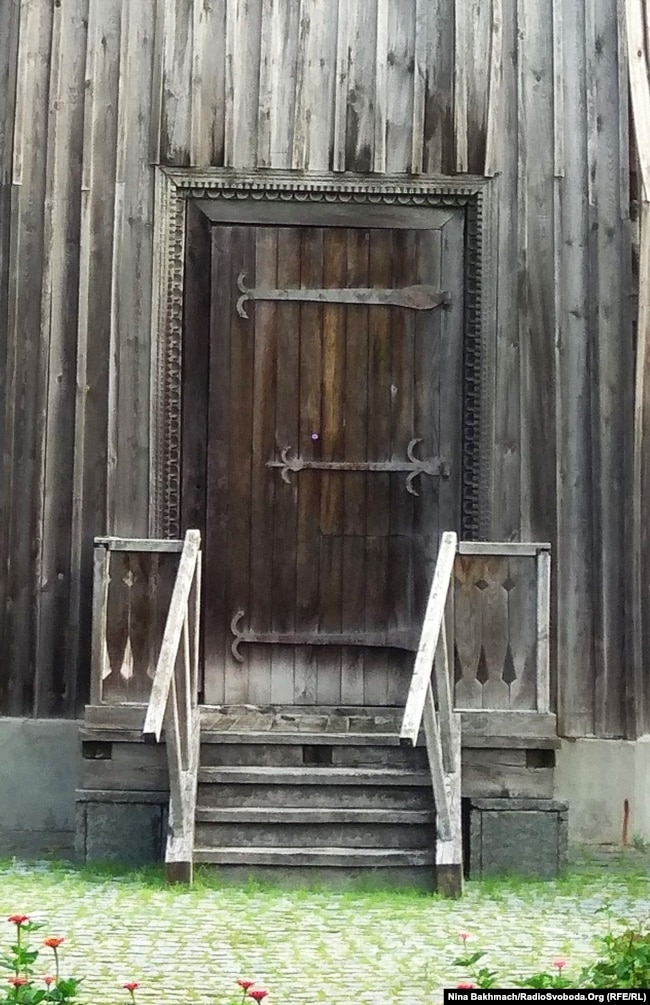 Дверь в Георгиевский храм (нынешний вид)