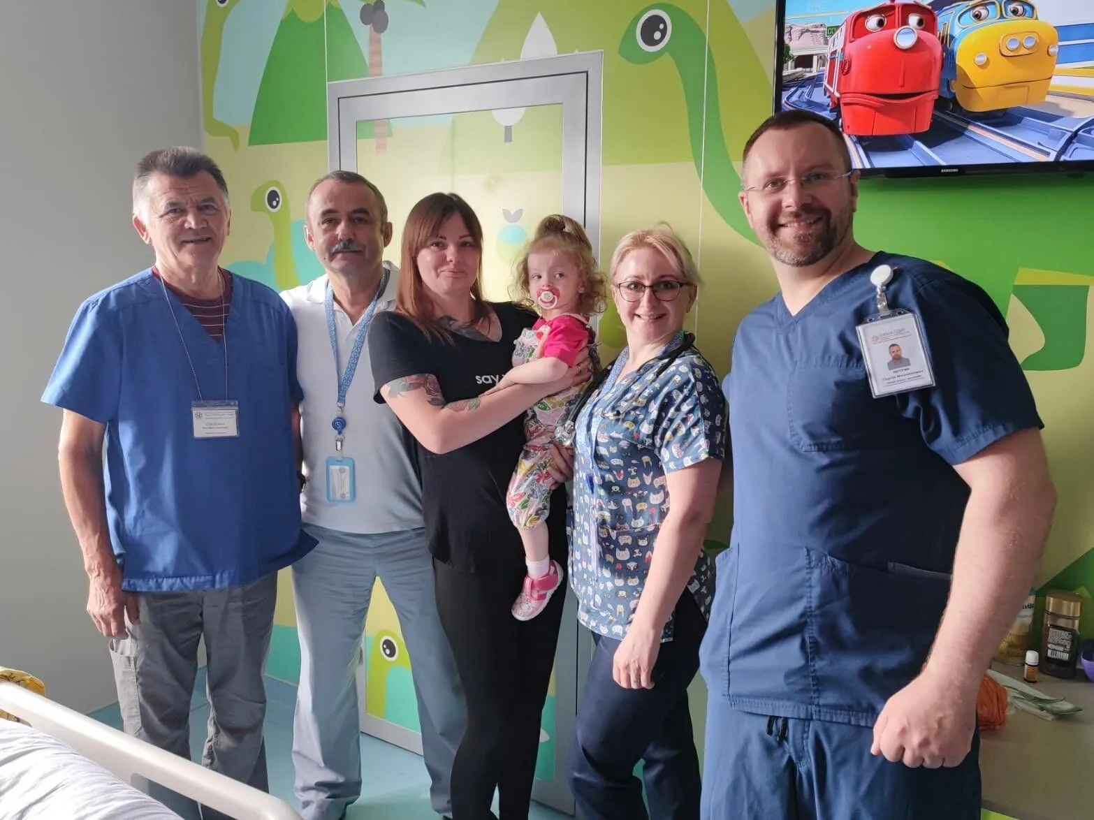 У Києві лікарі ’’Охматдиту’’ провели унікальну операцію 2-річній дівчинці. Фото