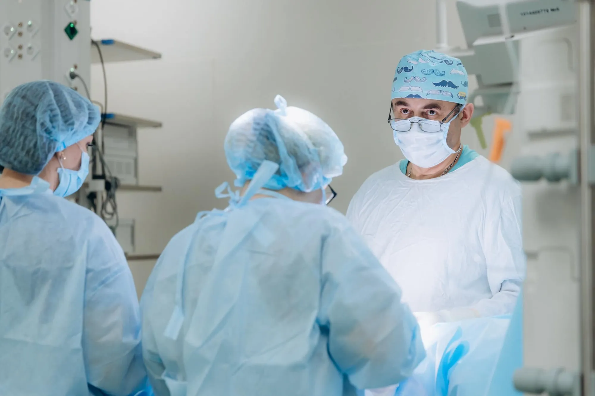 В Киеве врачи ’’Охматдет’’ провели уникальную операцию 2-летней девочке. Фото