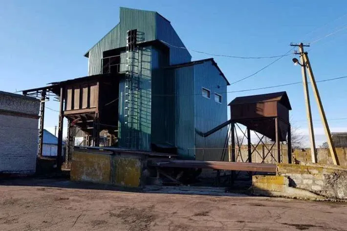 Окупанти після серії ’’бавовни’’ тікають із Мелітополя і ховаються по сусідніх селах – ЗМІ dqxikeidqxitkant