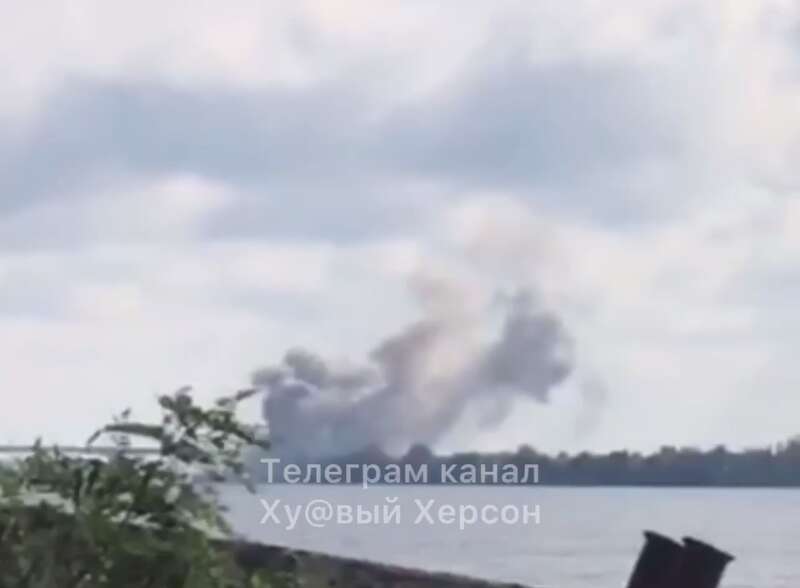 На Херсонщині знову чули звуки ударів у районі Антонівського мосту. Відео dqxikeidqxiqqeant