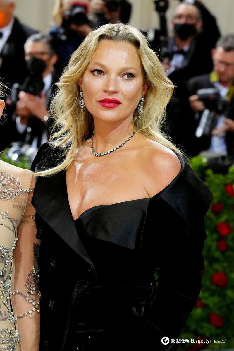 Кейт Мосс вийшла в світ у сукні-вишиванці від відомого українського бренду dqxikeidqxiqqeant