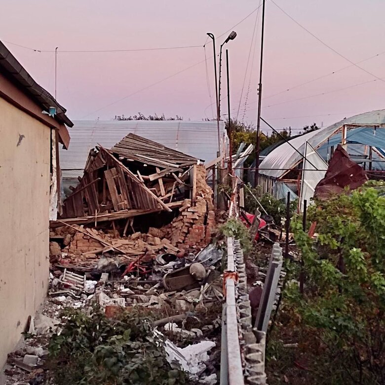 Ночью оккупанты обстреляли из Градов и тяжелой артиллерии Никопольский район Днепропетровщины 02 dqxikeidqxitkant