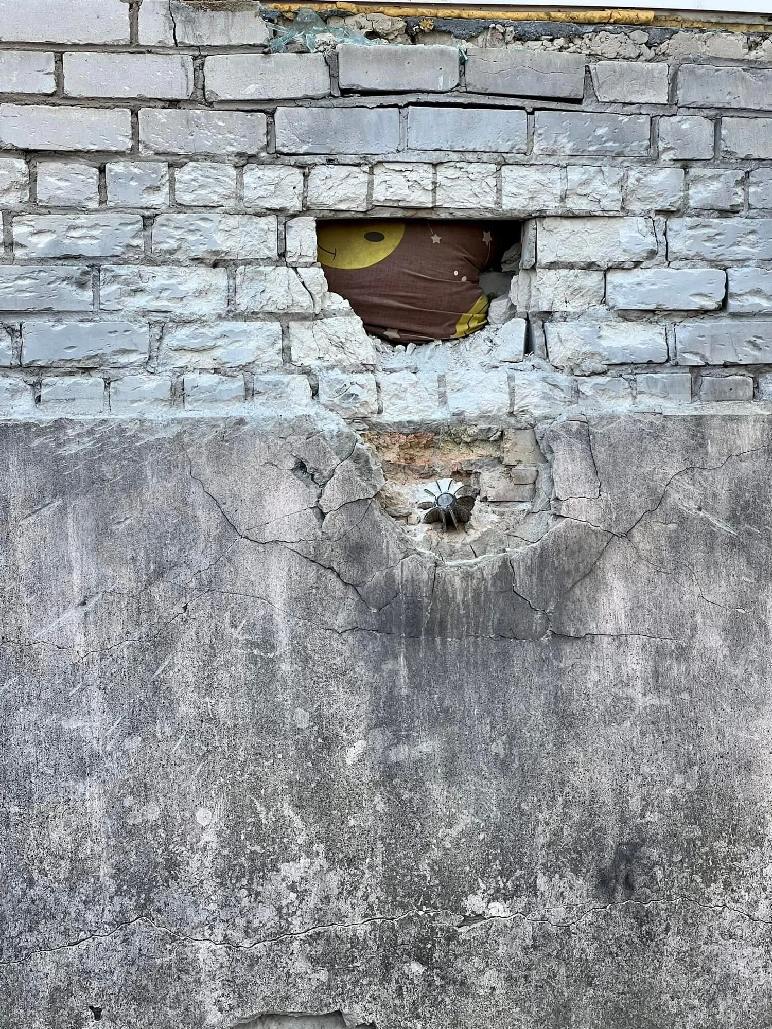 Зруйновані будинки і понівечені авто: який вигляд має Високопілля на Херсонщині після російської окупації. Фото