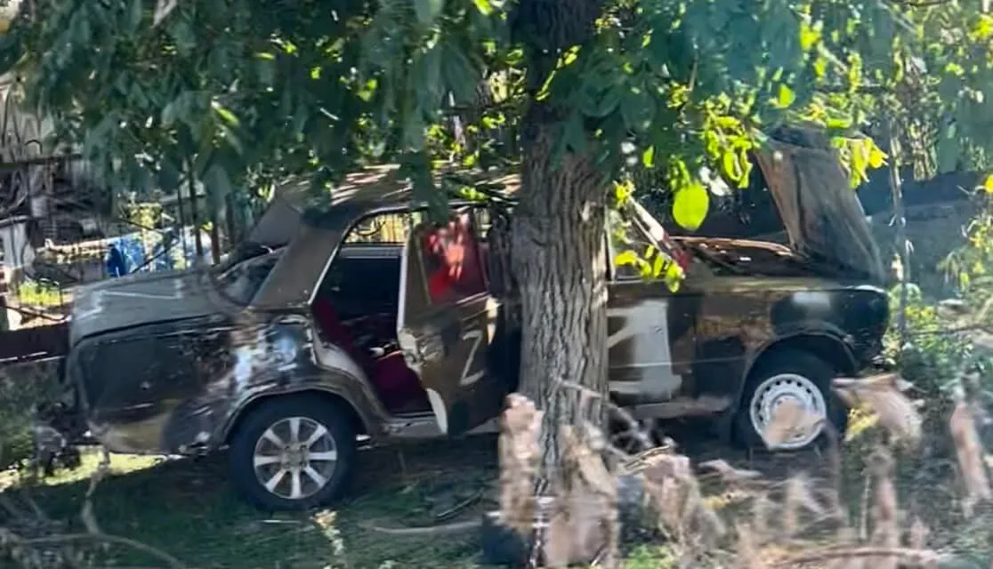 Зруйновані будинки і понівечені авто: який вигляд має Високопілля на Херсонщині після російської окупації. Фото