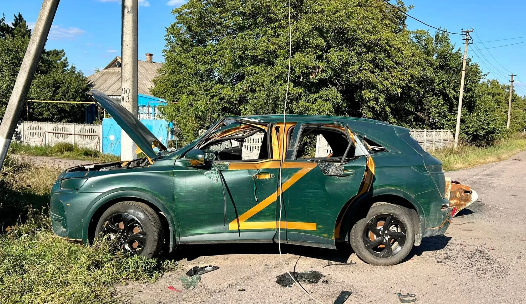 Зруйновані будинки і понівечені авто: який вигляд має Високопілля на Херсонщині після російської окупації. Фото