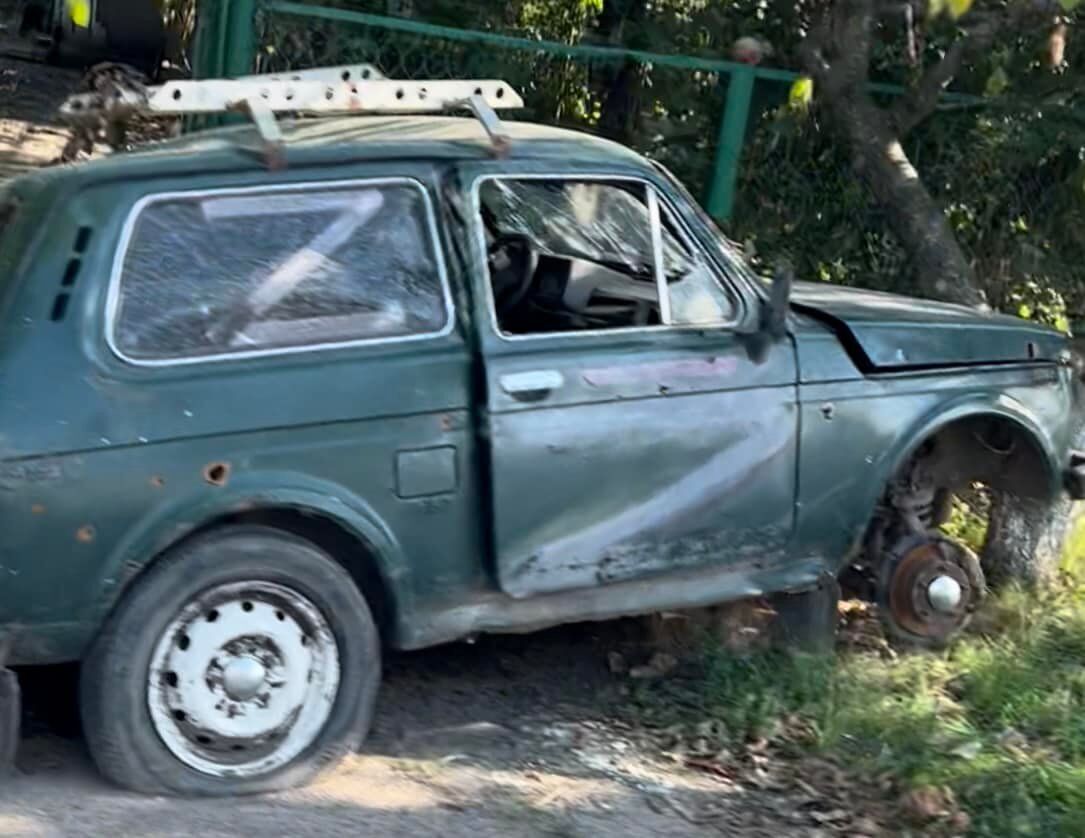 Зруйновані будинки і понівечені авто: який вигляд має Високопілля на Херсонщині після російської окупації. Фото