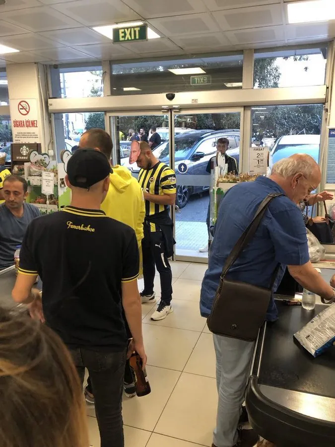 Турки влаштували проросійську провокацію перед матчем ’’Динамо’’ у Лізі Європи. Фотофакт dqxikeidqxiqqeant