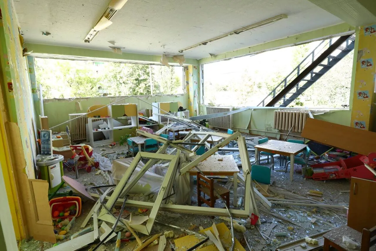 Оккупанты устроили новый обстрел Харькова: ранены 14 человек, трое из них дети. Фото и видео