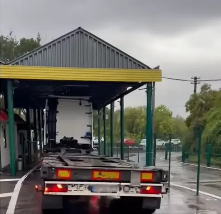 Из-за Устилуга начали пропускать фуры dqxikeidqxiqqeant