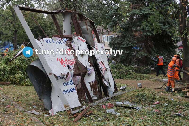 З’явилися фото наслідків нічних ’’прильотів’’ по Дніпру з висоти пташиного польоту