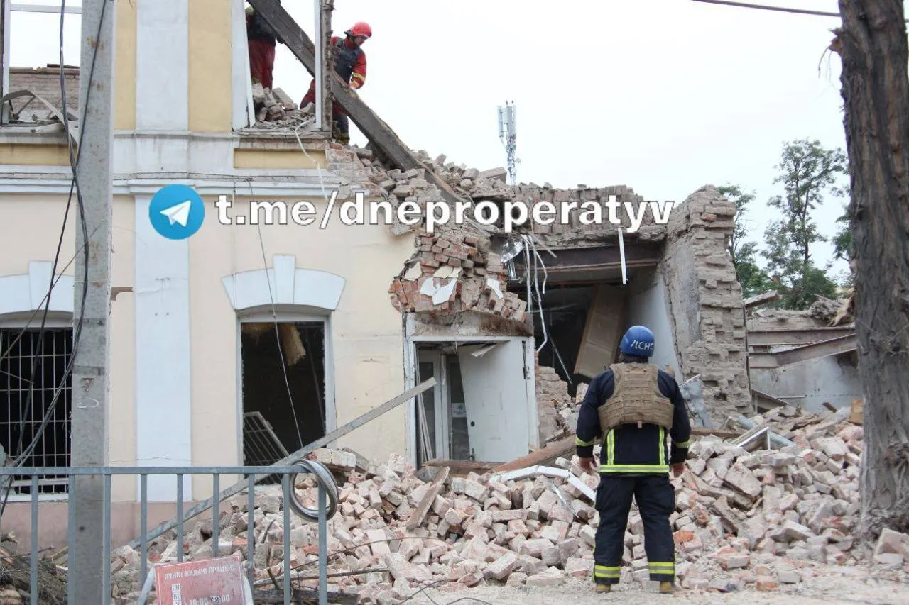 З’явилися фото наслідків нічних ’’прильотів’’ по Дніпру з висоти пташиного польоту