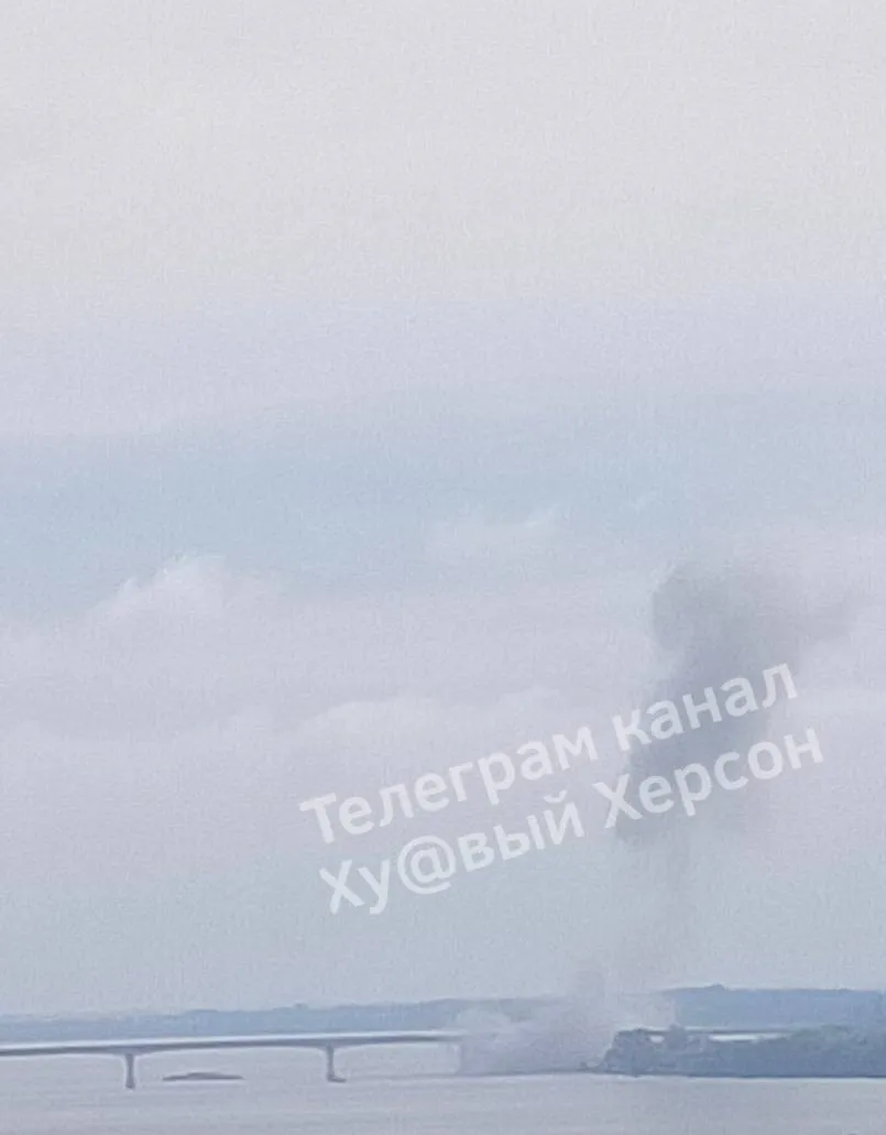 В оккупированном Херсоне снова ’’хлопок’’: есть попадание в район Антоновского моста. Фото