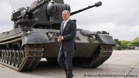 Канцлер Шольц і