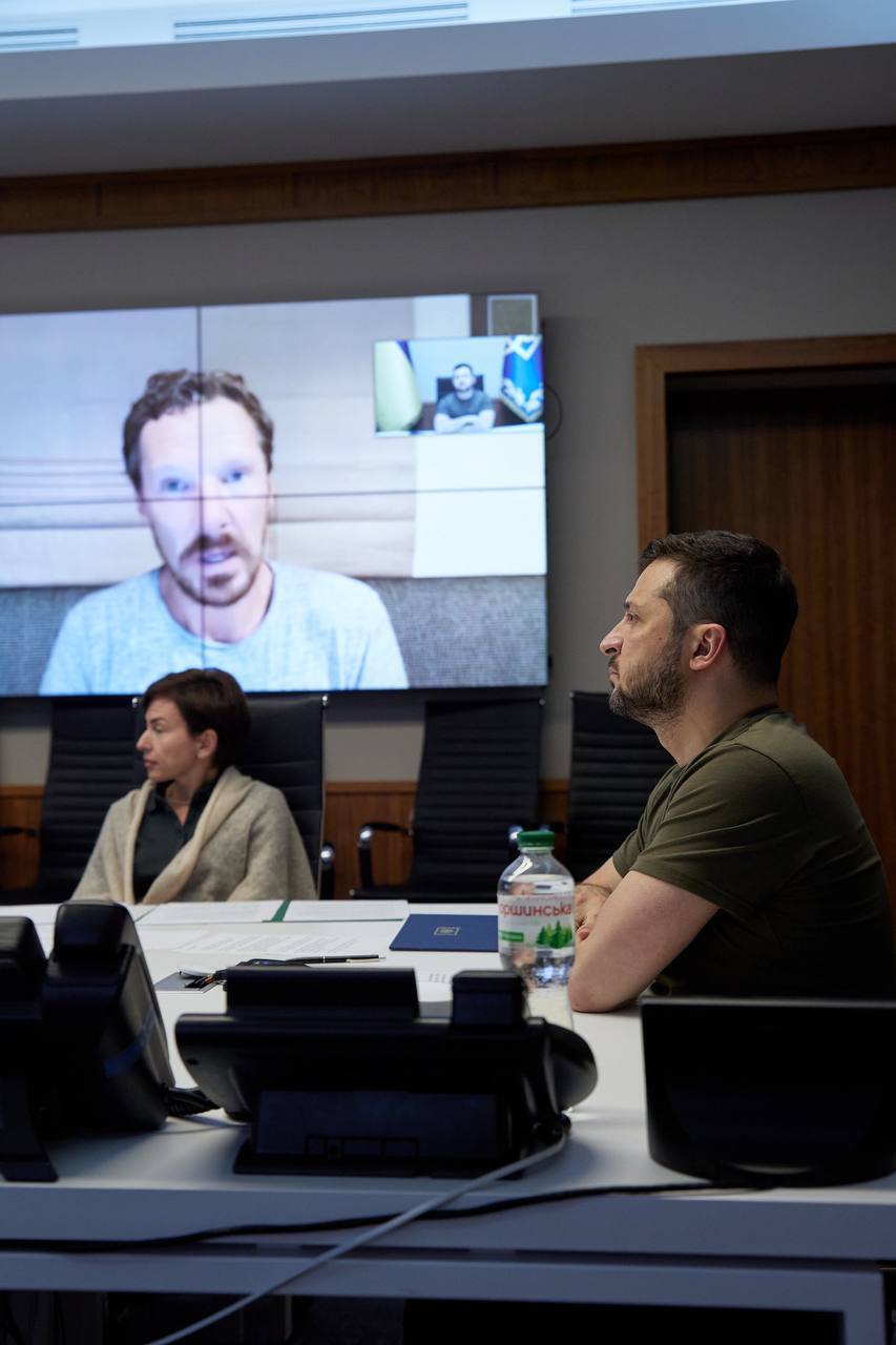 Зеленский пообщался со звездой ’’Шерлока’’ Камбербетчем и поблагодарил его за поддержку Украины dqxikeidqxiqqeant