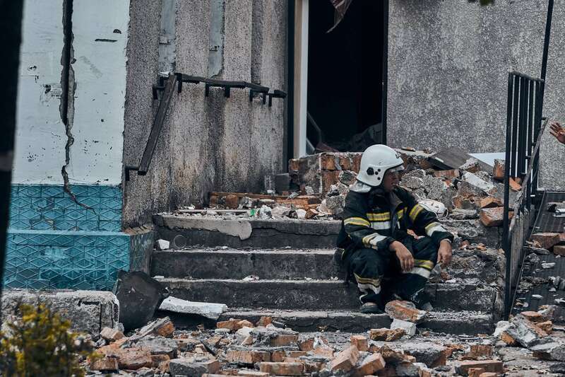 ’’Дякуємо за тисячі життів!’’ Зеленський вказав на виняткову роль українських рятувальників у війні