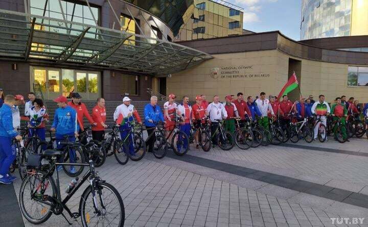 Белорусская чемпионка, фанатеющая от Лукашенко, награждала на ЧМ с участием Украины