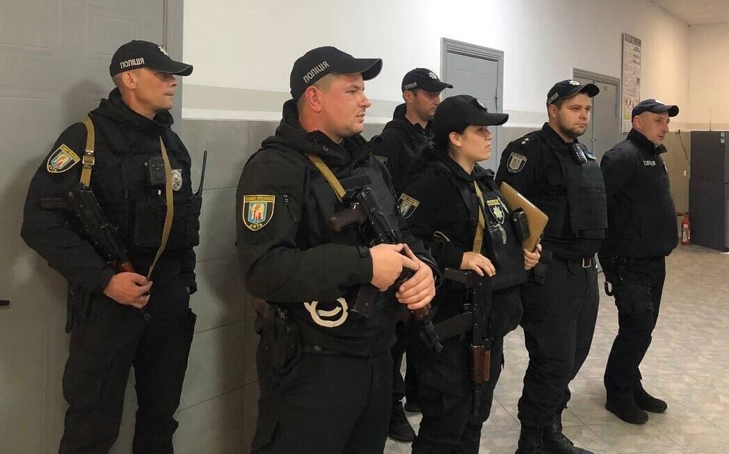 В Киеве на выходных нарушителям комендантского часа вручили более 120 повесток. Фото dqxikeidqxitkant