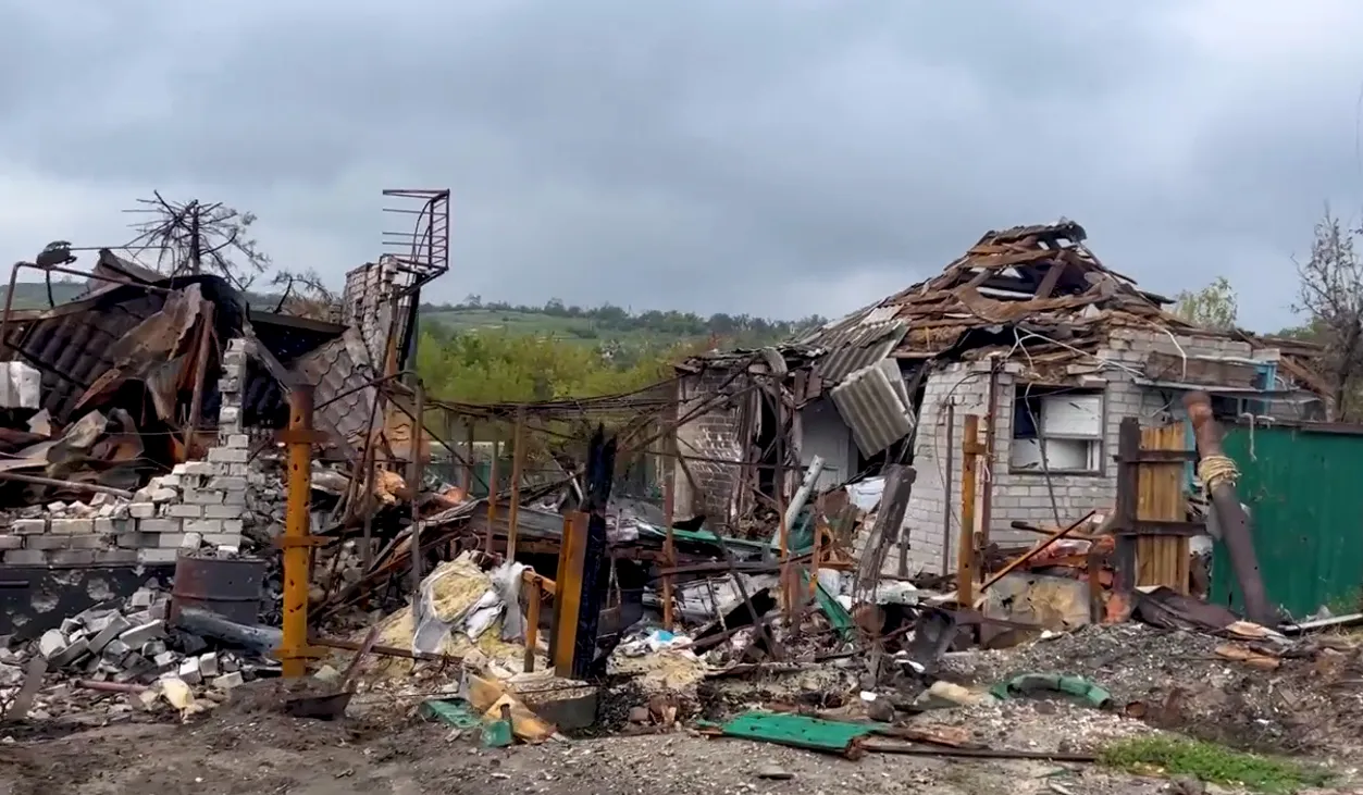 Окупанти кидали все, тікаючи: звільнене від ворога Богородичне ’’всіяне’’ ворожою технікою. Відео