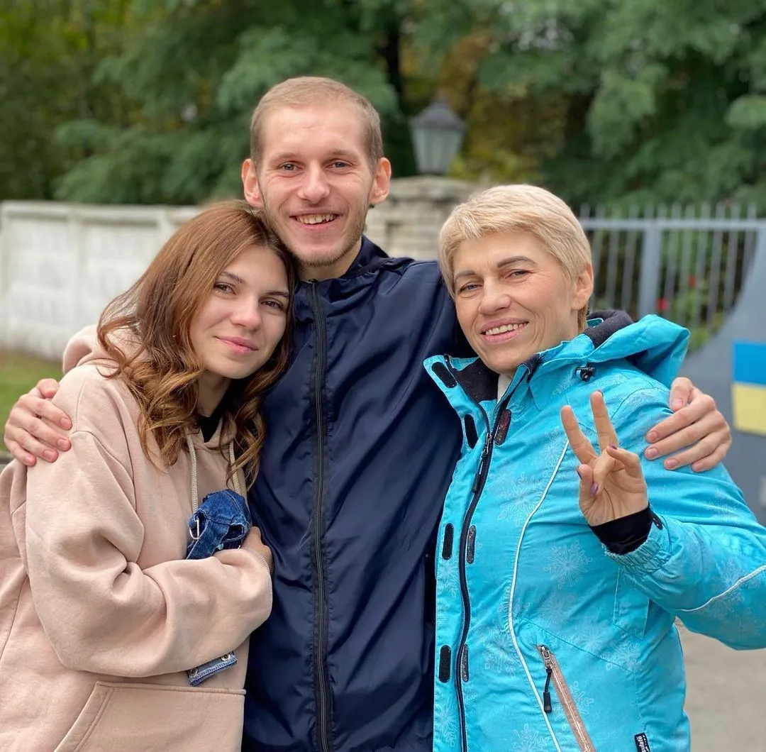 ’’Пташка’’ на волі: з’явилися фото медикині ’’Азовсталі’’ Катерини Поліщук з родиною ’’Ореста’’ dqxikeidqxitkant