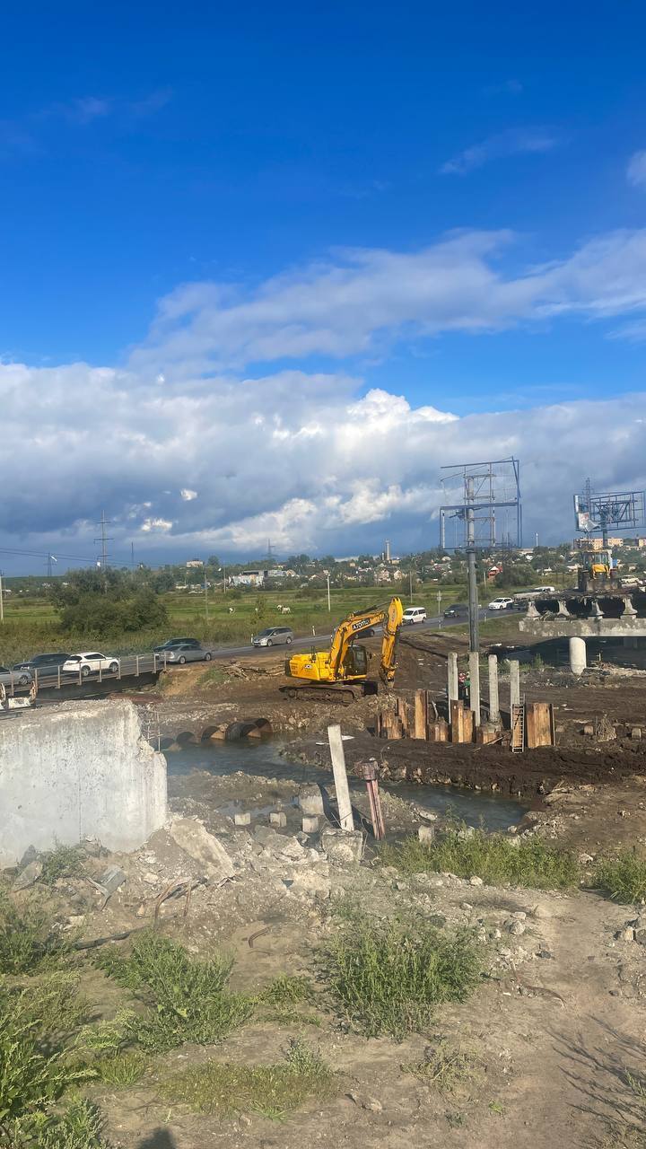 На Київщині почали облаштовувати ще одну переправу через річку Ірпінь. Відео dqxikeidqxitkant