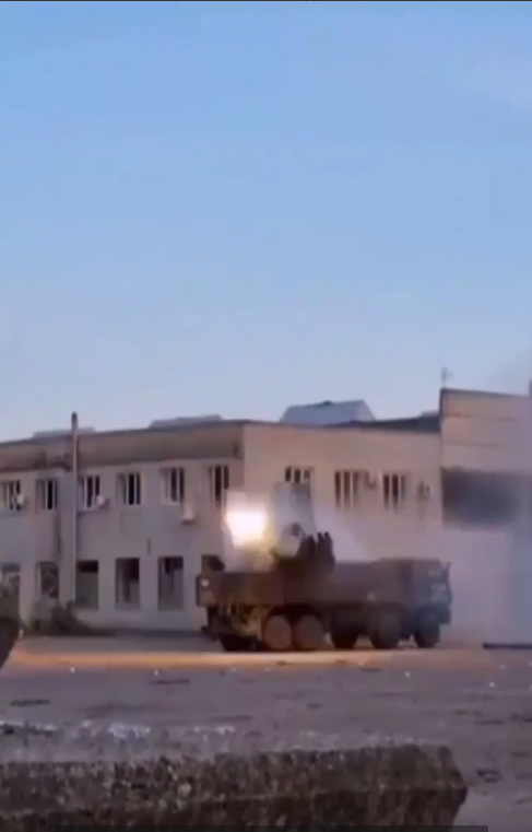 Российский ’’Панцирь’’ устроил оккупантам ’’дружеский огонь’’: эпическое видео