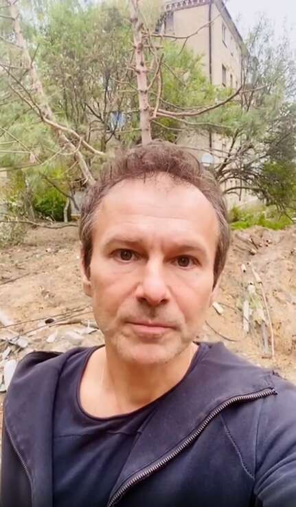 Місто-символ українського спротиву. Вакарчук записав відео з Бахмута під звуки вибухів dqxikeidqxiqqeant