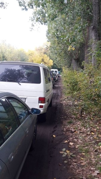 Автомобильная очередь на пограничном переходе "Варшавский мост dqxikeidqxiqqeant