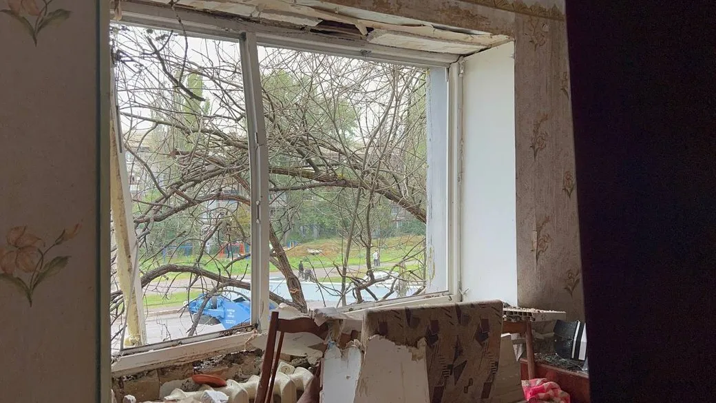 Зруйновані будинки і пошкоджені комунікації: з’явилися фото наслідків нічного обстрілу окупантами Миколаєва. Фото