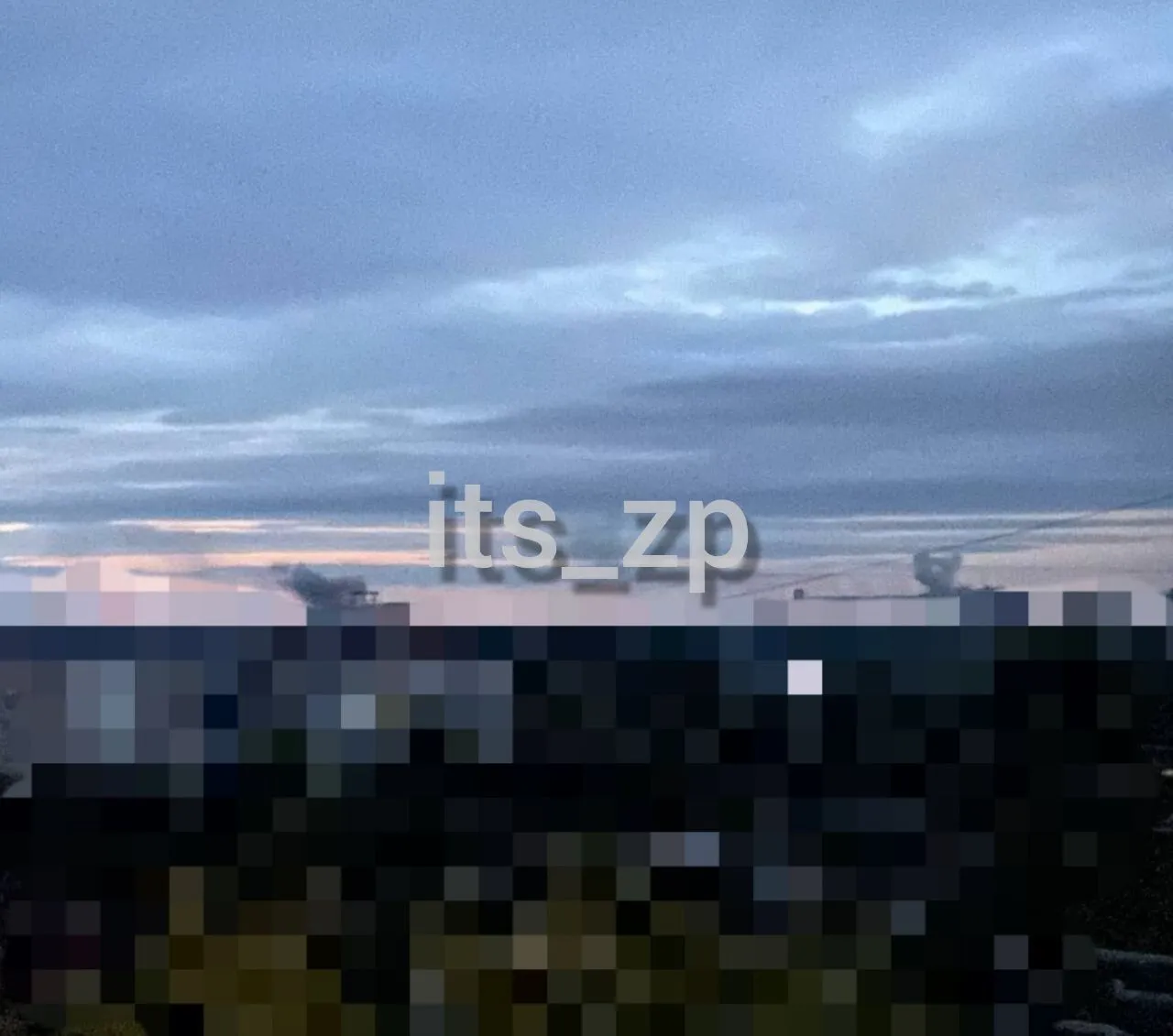 Оккупанты снова ударили ракетами по Запорожью, повреждены медучреждения и жилые дома: есть пострадавшие. Фото